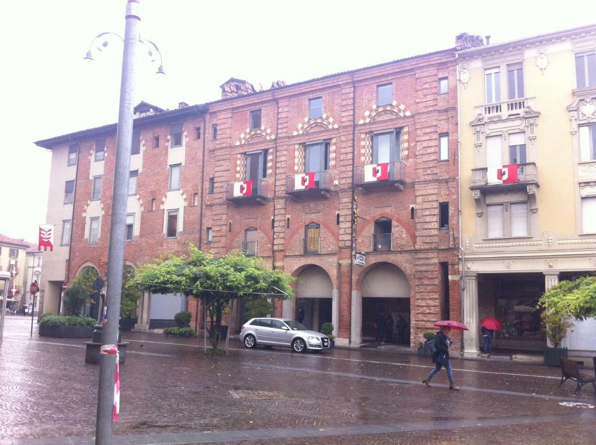 Appartamento In Centro Storico Asti Exterior foto