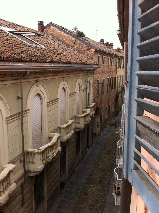 Appartamento In Centro Storico Asti Exterior foto