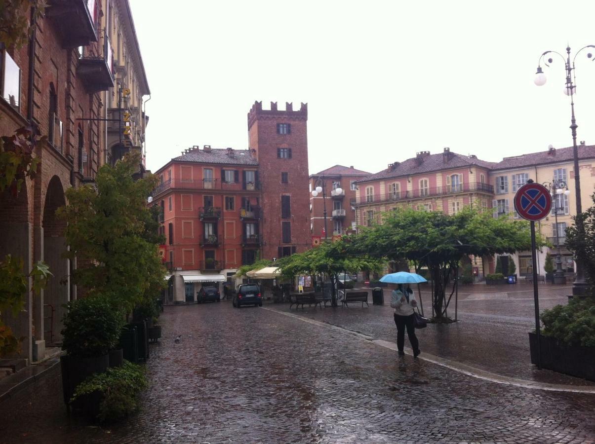 Appartamento In Centro Storico Asti Exterior foto