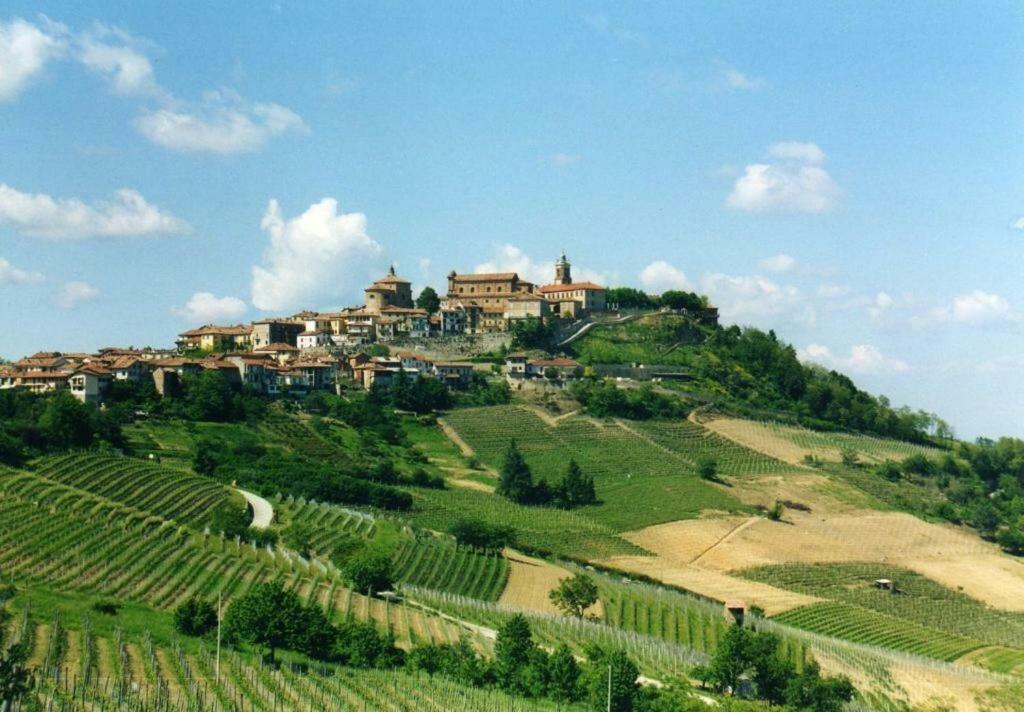 Appartamento In Centro Storico Asti Exterior foto